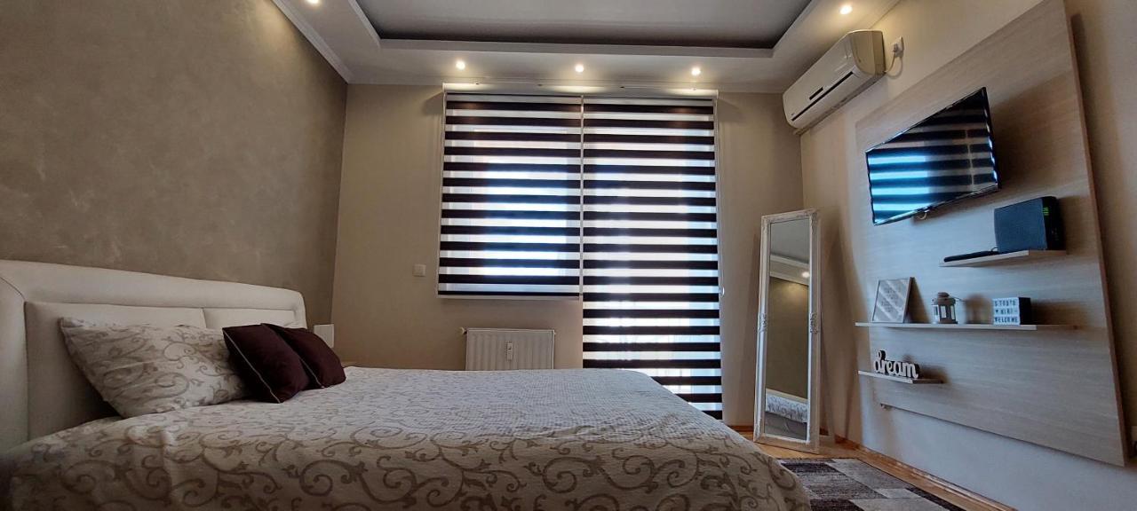Apartman Studio Niki Subotica Extérieur photo