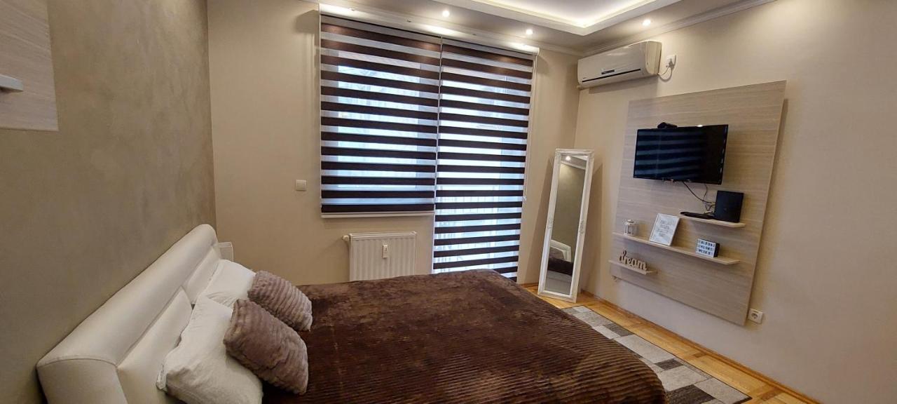 Apartman Studio Niki Subotica Extérieur photo
