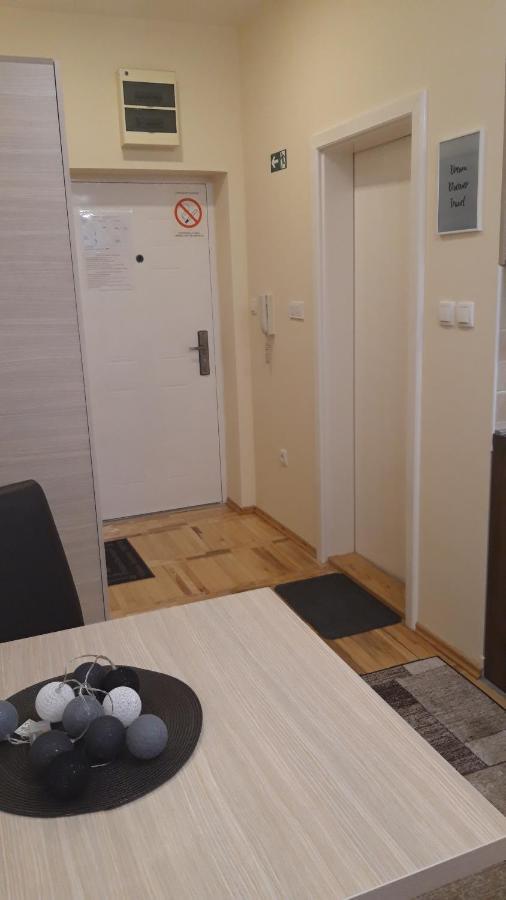 Apartman Studio Niki Subotica Extérieur photo